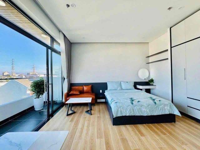 1 BEDROOM APARTMENT WITH BALCONY RIGHT ON TIEN SON BRIDGE