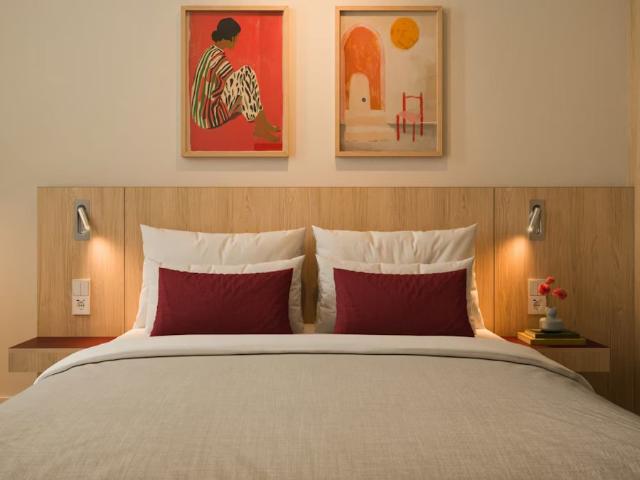 1 Bedroom Apartment with Sofa Bed MIDSTAY, Madrid Amsterdam Apartments for Rent