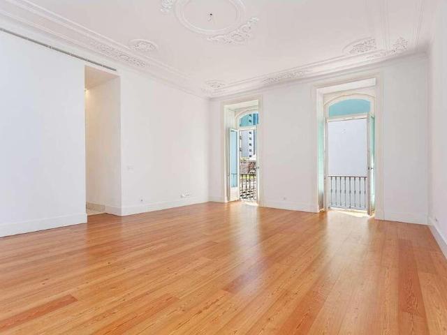 1 Bedroom Apartment with parking, Avenida da Liberdade, Lisboa