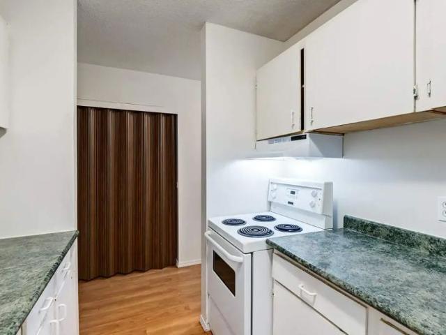 1 Bedroom at Kinbrook Manor
