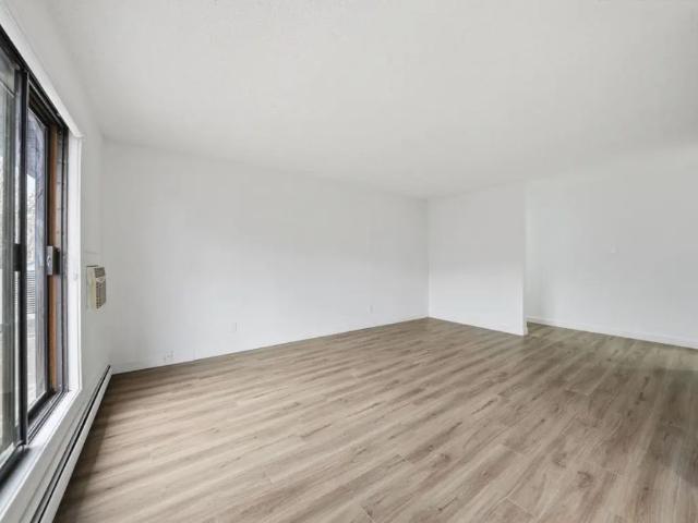 1 Bedroom at Lakewood Manor