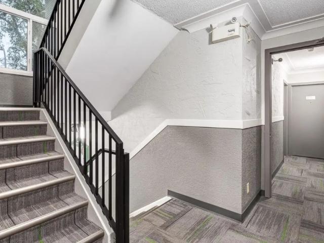 2 Bedroom at Merle Manor