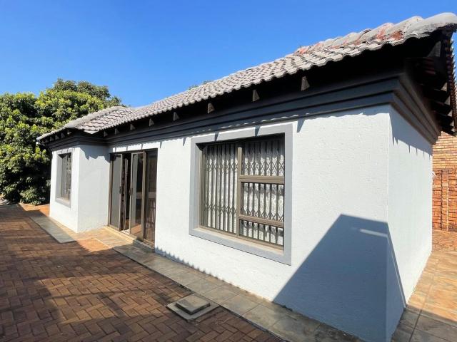 1 Bedroom bachelor apartment to rent in Chantelle, Akasia