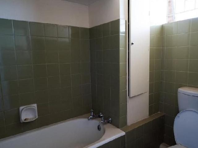 1 Bedroom bachelor for sale in Sasolburg Ext 2