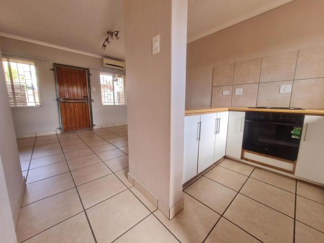 1 Bedroom bachelor flat to rent in Lemoendraai, Upington