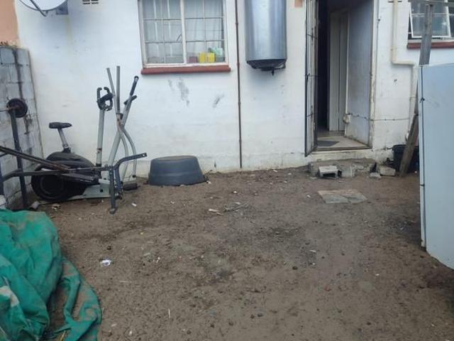 1 Bedroom Bachelor Investment property