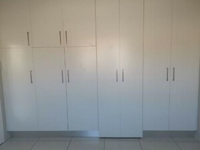 1 Bedroom Beachfront Apartment in Bloubergstrand