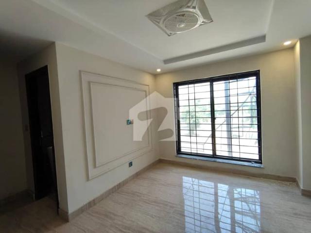 1 bedroom brand new apartment for sale in sector e bahria town lahore