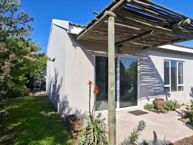 1 Bedroom Garden Cottage in Country Club