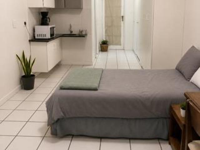 1 Bedroom Garden Cottage in Cowies Hill Park
