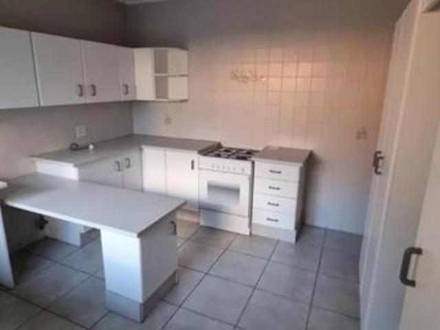 1 Bedroom Garden Cottage in Constantia Kloof
