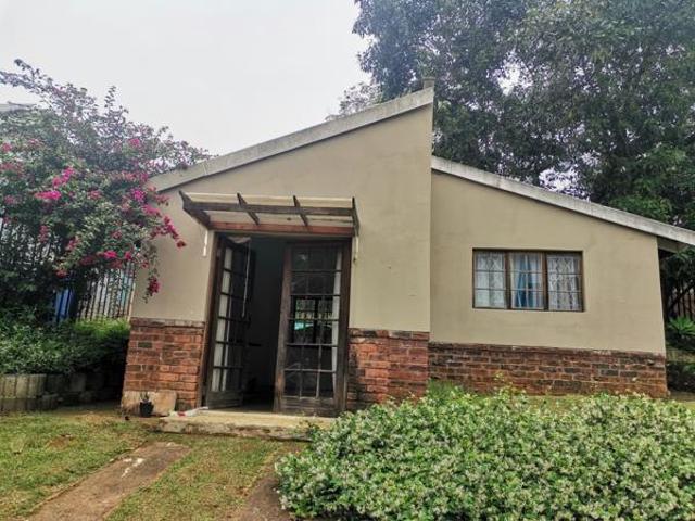 1 Bedroom Garden Cottage in Clarendon