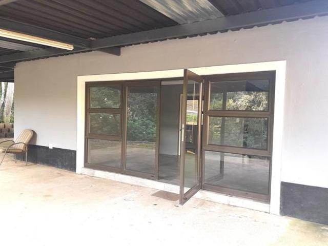 1 Bedroom Garden Cottage in Clarendon