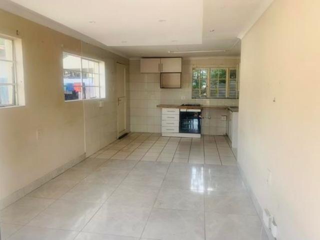 1 Bedroom Garden Cottage in Crown Gardens