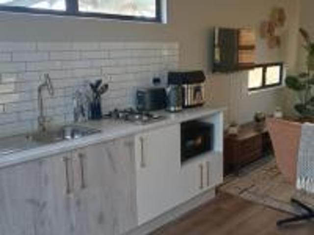 1 Bedroom Garden Cottage in Amanda Glen