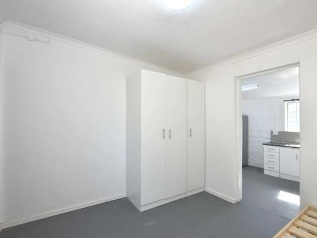 1 Bedroom Garden Cottage in Boston