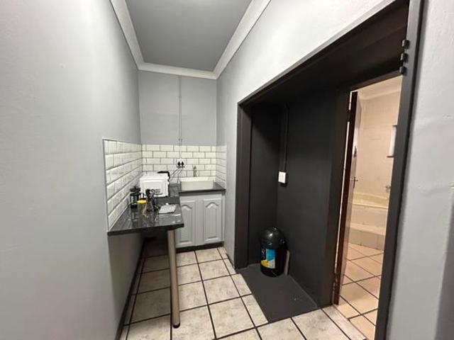 1 Bedroom Garden Cottage in Bayswater