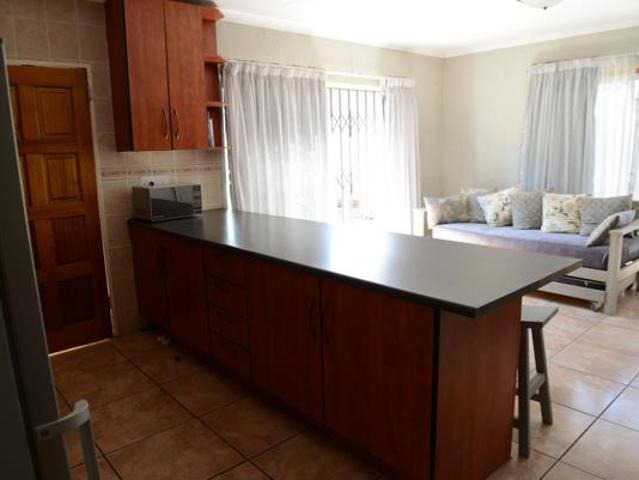 1 Bedroom Garden Cottage in Bayswater