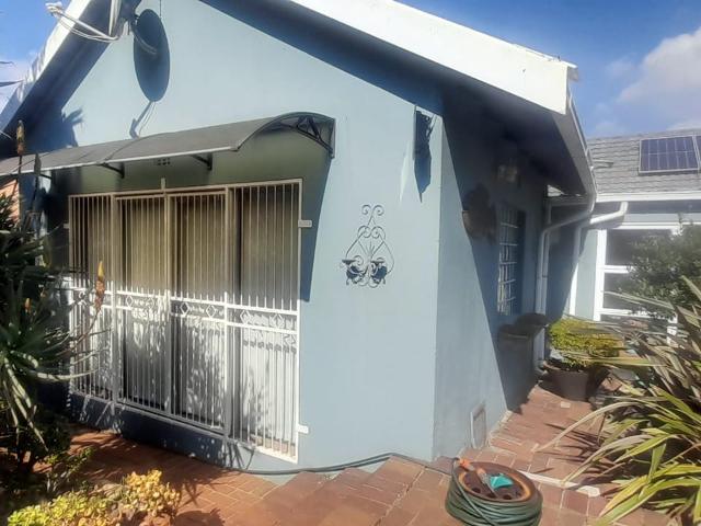 1 Bedroom Garden Cottage in Bergbron
