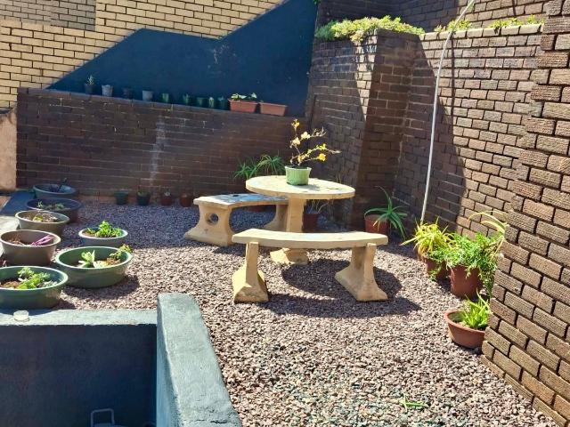1 Bedroom Garden Cottage in Bluff