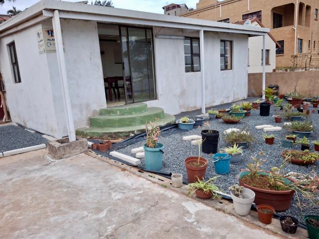 1 Bedroom Garden Cottage in Bluff