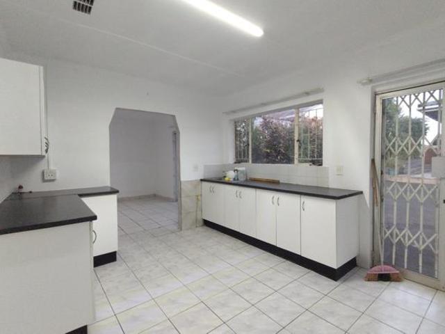 1 Bedroom Garden Cottage in Bluff