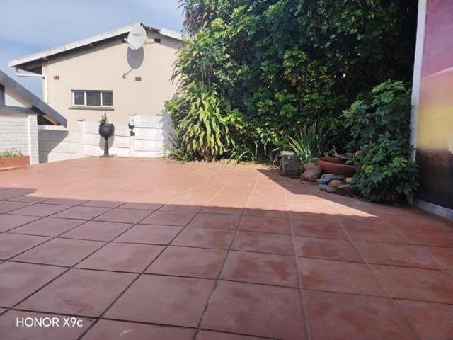 1 Bedroom Garden Cottage in Brighton Beach