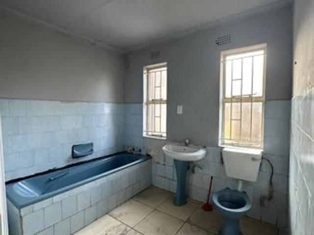 1 Bedroom Garden Cottage in Golf Park