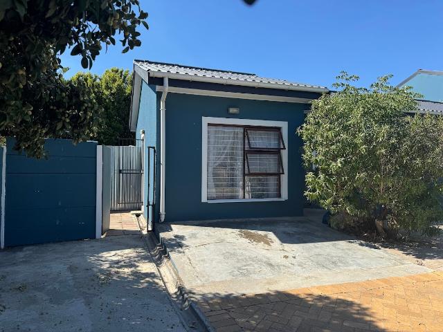 1 Bedroom Garden Cottage in Gordons Bay