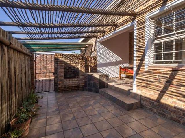 1 Bedroom Garden Cottage in Garsfontein