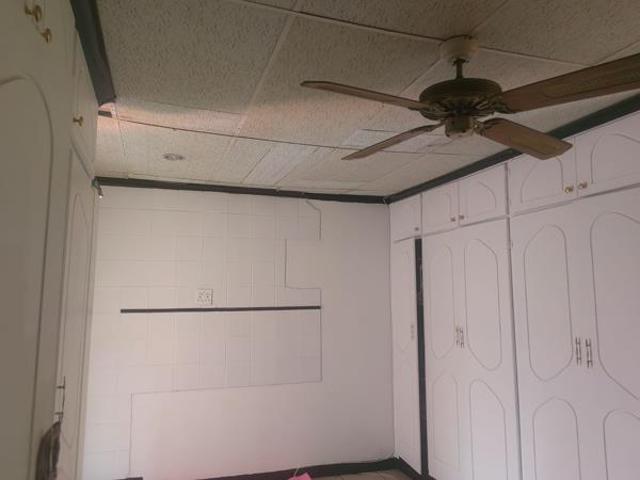1 Bedroom Garden Cottage in Geelhoutpark