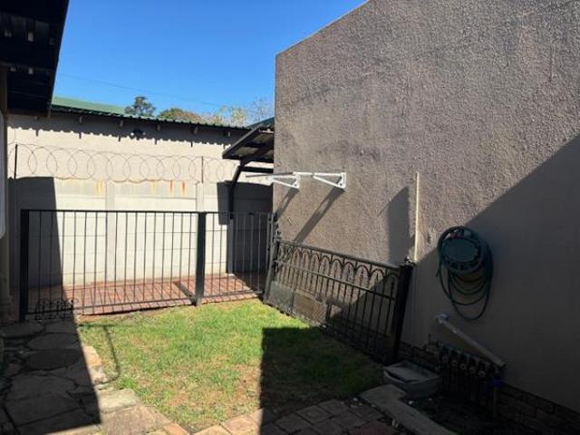 1 Bedroom Garden Cottage in Glen Marais