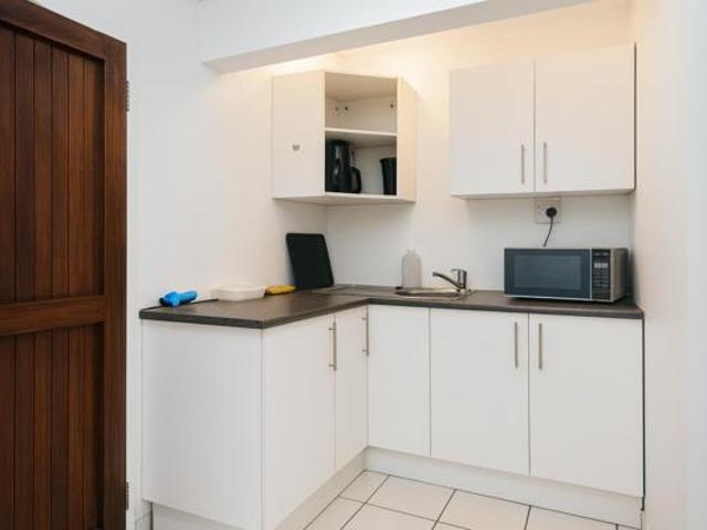 1 Bedroom Garden Cottage in Greenhills