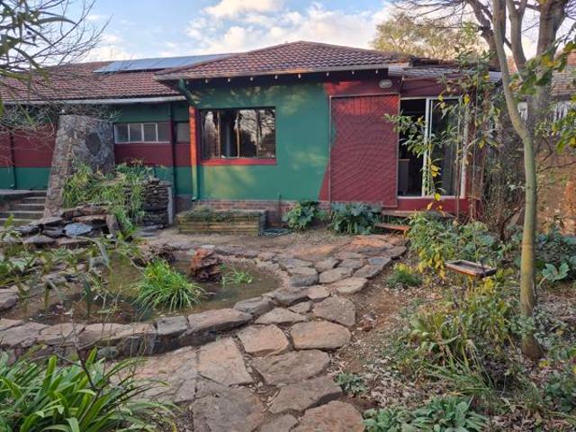 1 Bedroom Garden Cottage in Greenside East
