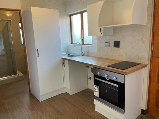 1 Bedroom Garden Cottage in Greenside