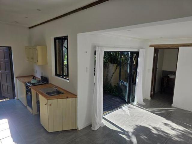 1 Bedroom Garden Cottage in Greymont