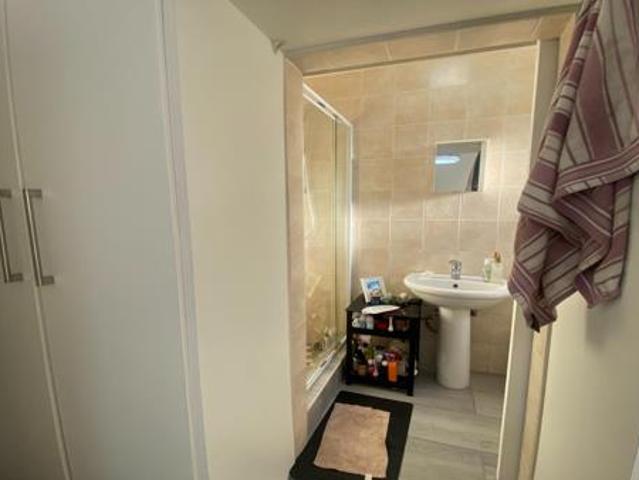 1 Bedroom Garden Cottage in Darrenwood