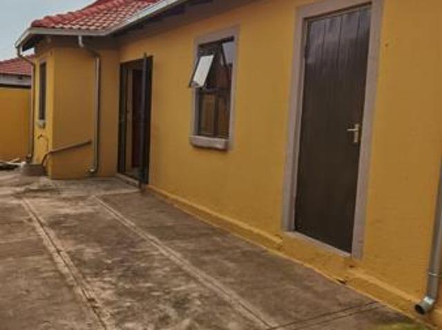 1 Bedroom Garden Cottage in Devland