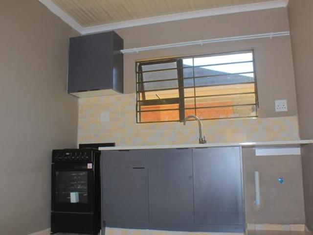 1 Bedroom Garden Cottage in Delville