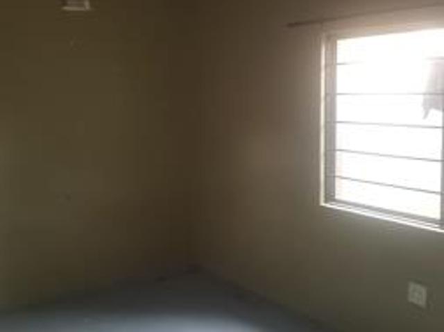 1 Bedroom Garden Cottage in Emmarentia