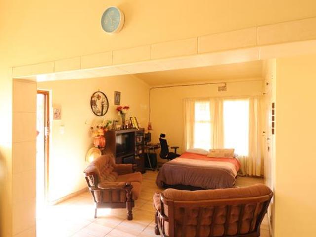 1 Bedroom Garden Cottage in Edleen