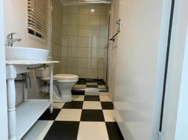 1 Bedroom Garden Cottage in Essenwood
