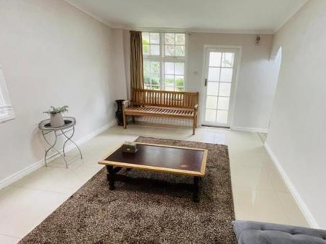 1 Bedroom Garden Cottage in Essenwood