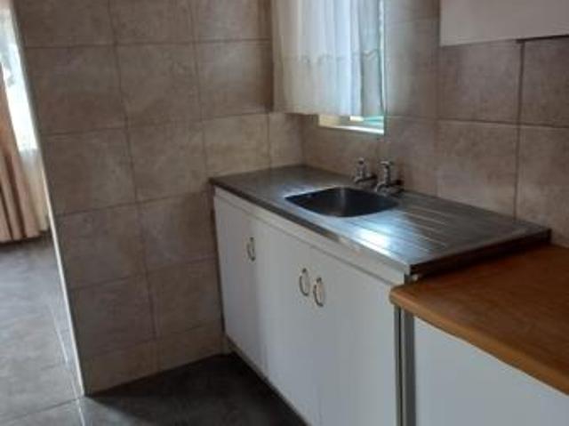 1 Bedroom Garden Cottage in Everest Heights