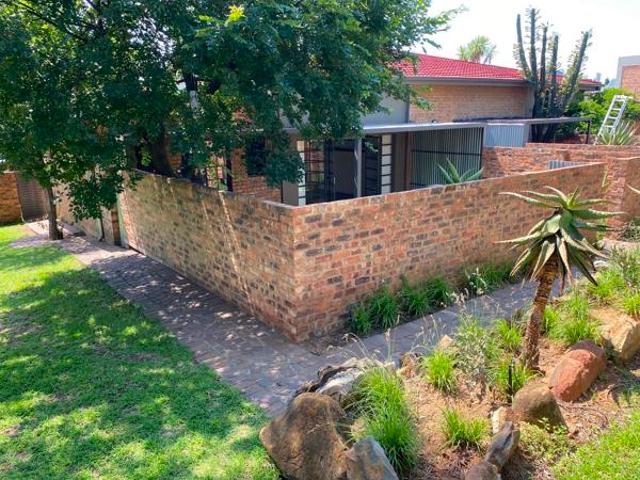 1 Bedroom Garden Cottage in Ferndale