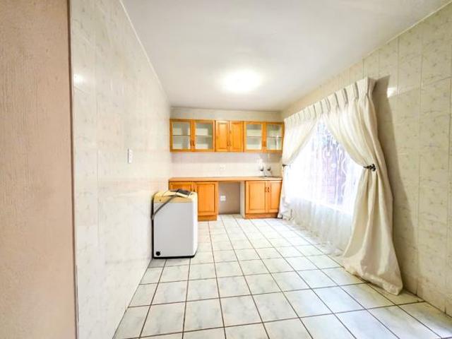 1 Bedroom Garden Cottage in Florauna