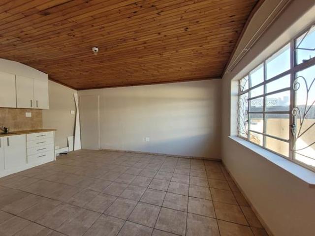 1 Bedroom Garden Cottage in Florida North