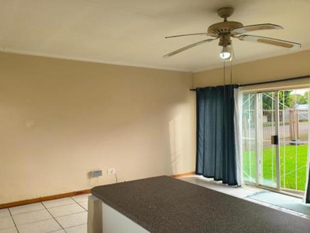 1 Bedroom Garden Cottage in Franklin Roosevelt Park