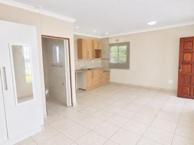 1 Bedroom Garden Cottage in Hamberg