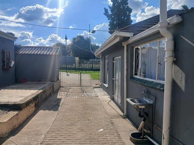 1 Bedroom Garden Cottage in Hamberg